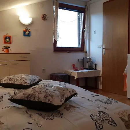 Balen Guest house *